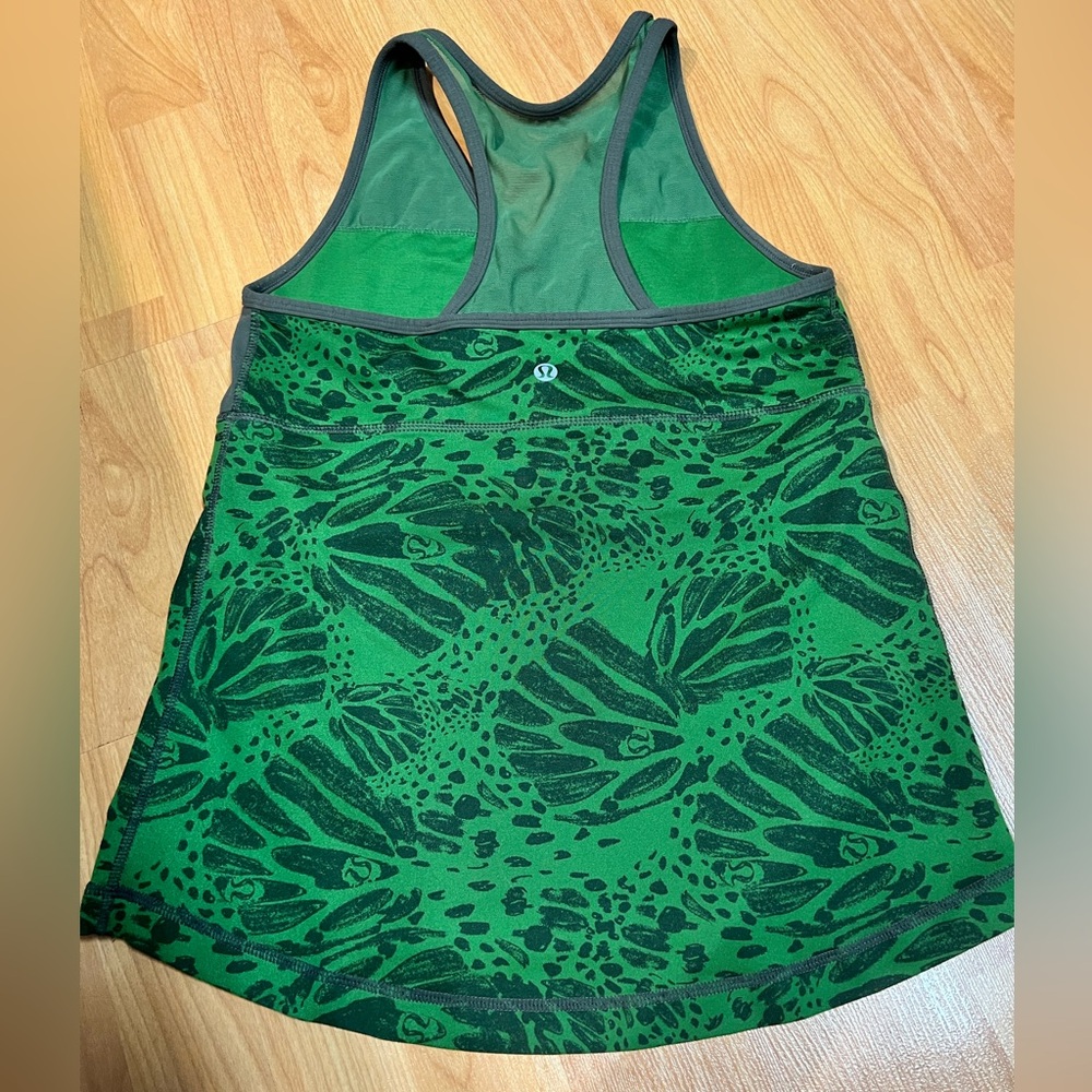 VGUC - Lululemon Deep V Tank Top (Size 8) *Green/Khaki